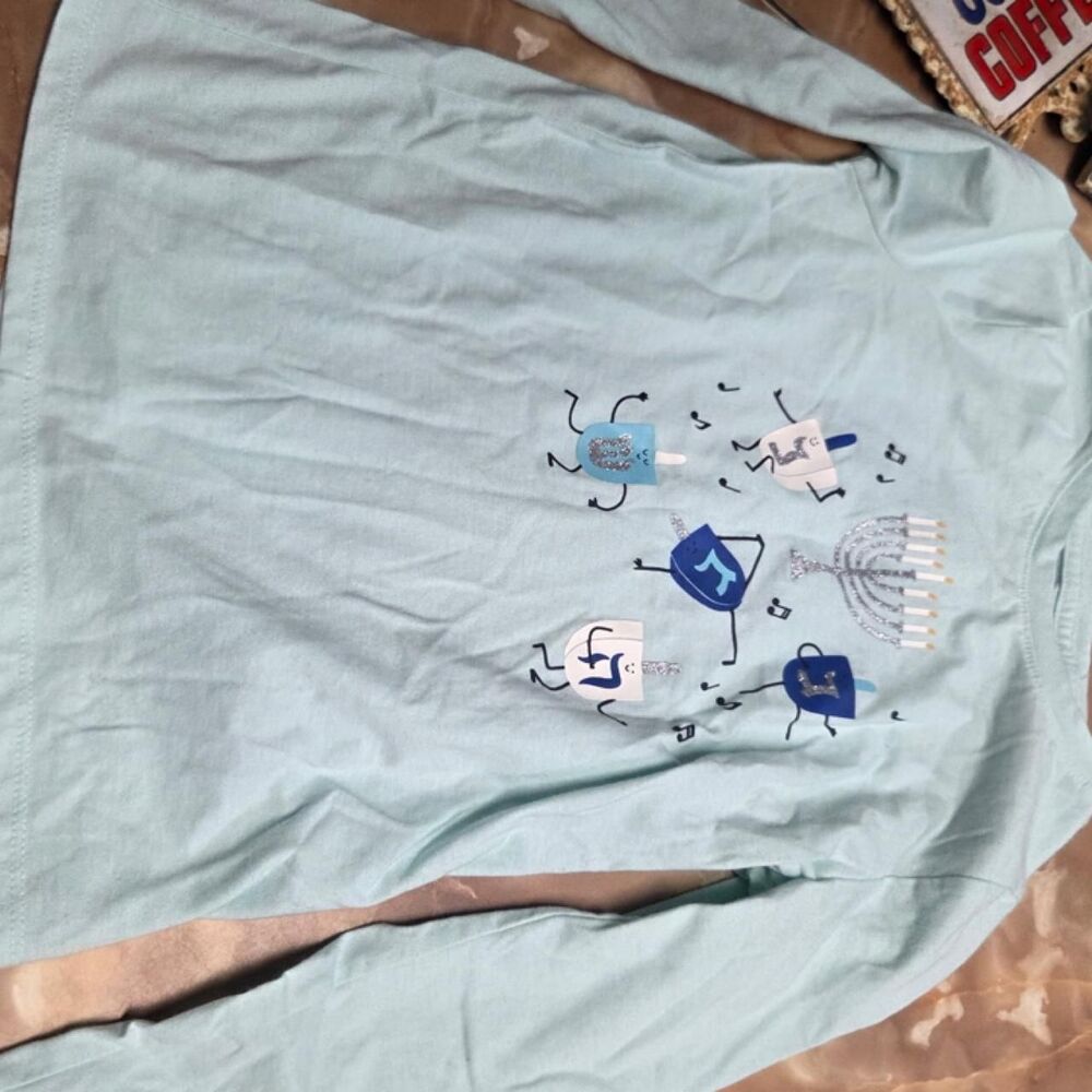 Cat and Jack blue graphic tee shirt size S